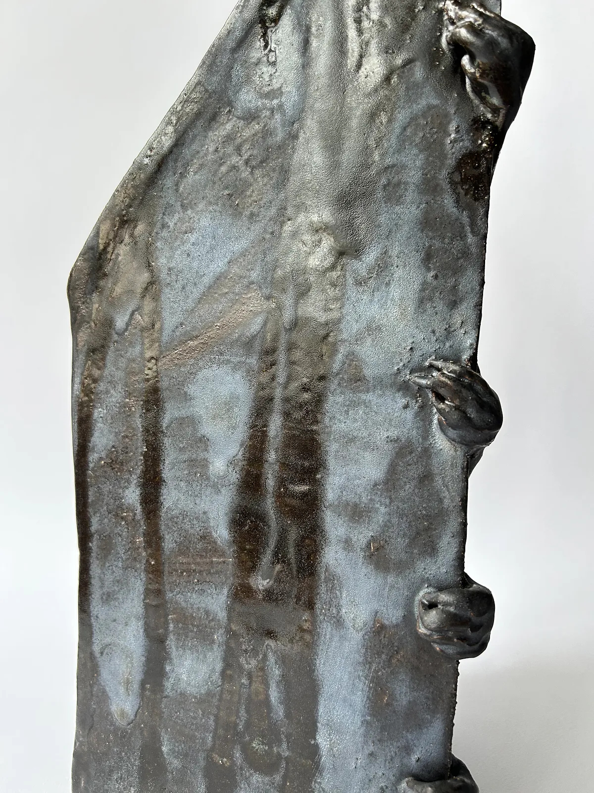 Image of Enclosure by VITALIY KRASUTSKIY, made of ceramics, Sculpture medium, from Lviv, part of the Series 1 series, priced at €250 Photo 7 of 11.
