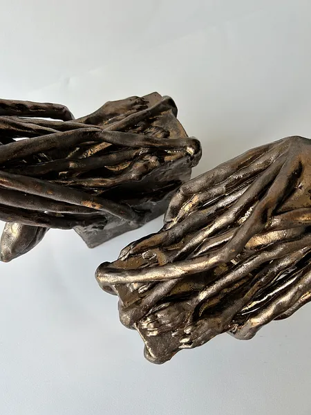 Image of Dependence by VITALIY KRASUTSKIY, size: 35х25х17, made of Chamotte clay, glazes, Sculpture medium, from Lviv, part of the Series 1 series Photo 4 of 7.