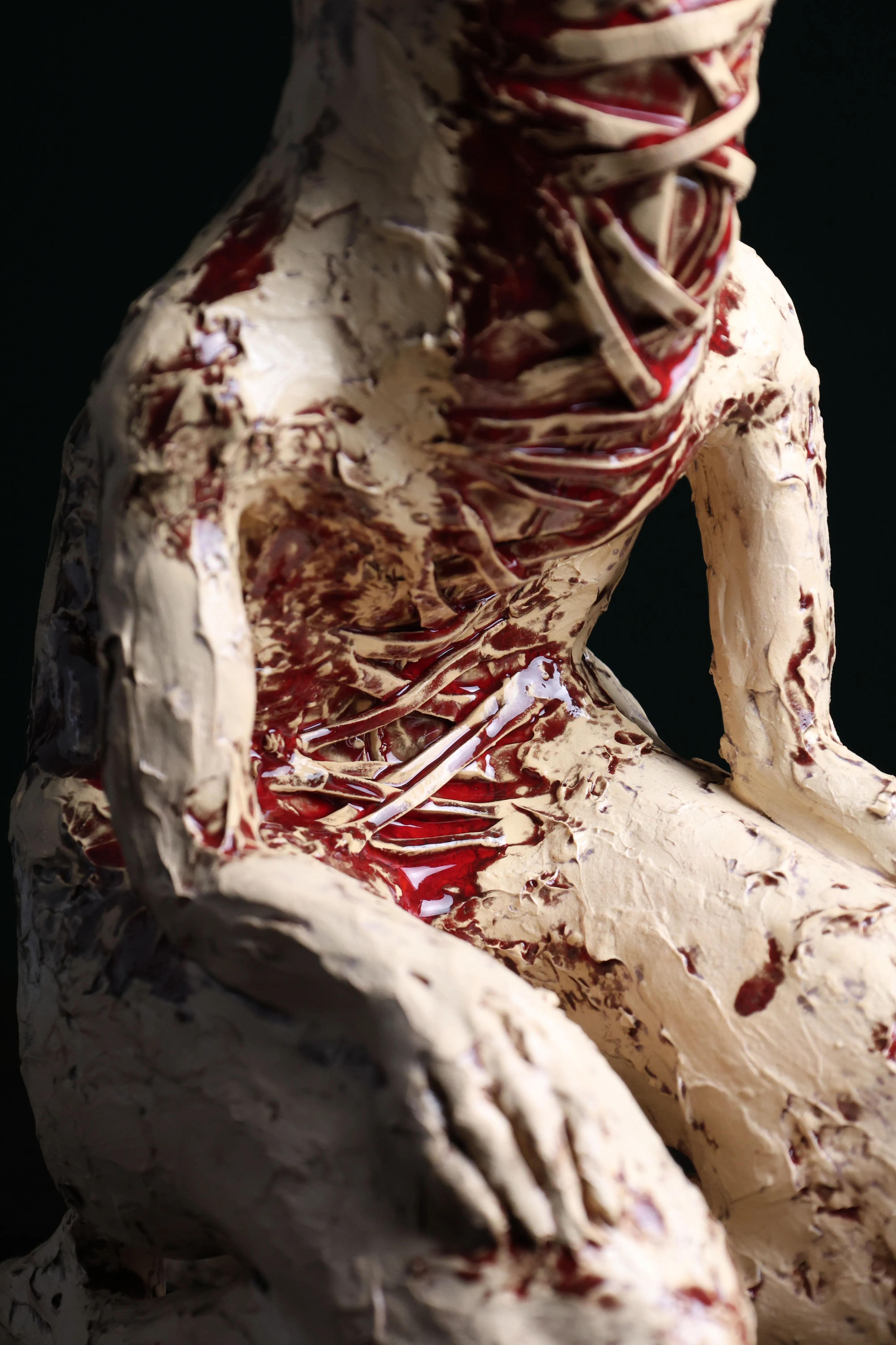Image of «Що виросло з рани» by VITALIY KRASUTSKIY, size: H=45 cm, made of Шамотна глина, поливи, Sculpture medium, from Львів, part of the Series 1 series, priced at €2000 (≈ 103,541 грн) Photo 9 of 11.
