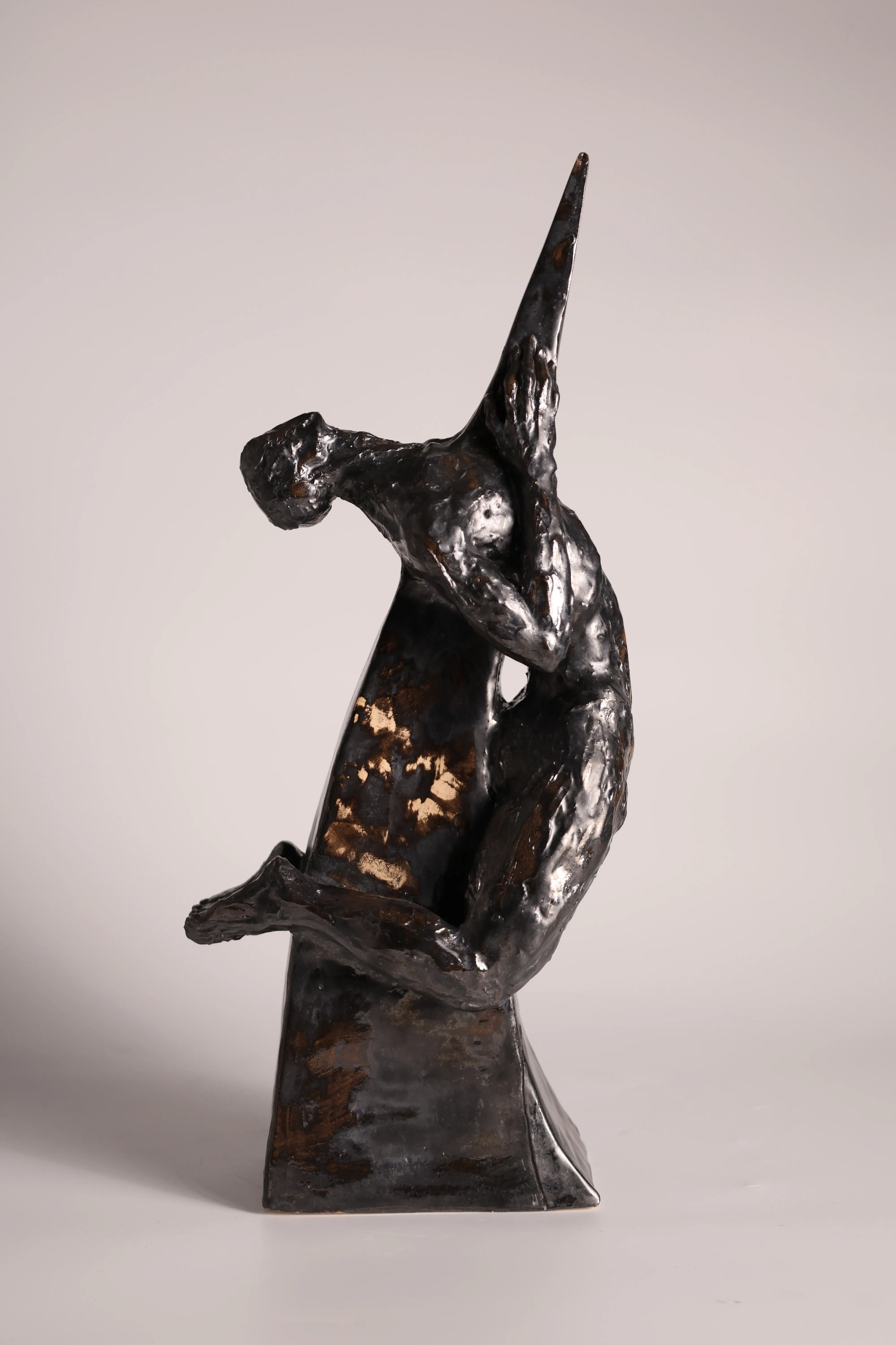 Image of Шпиль by VITALIY KRASUTSKIY, size: H=45 cm, made of Шамотна глина, поливи, Sculpture medium, from Львів, part of the Series 1 series, priced at €1200 (≈ 62,125 грн) Photo 3 of 12.