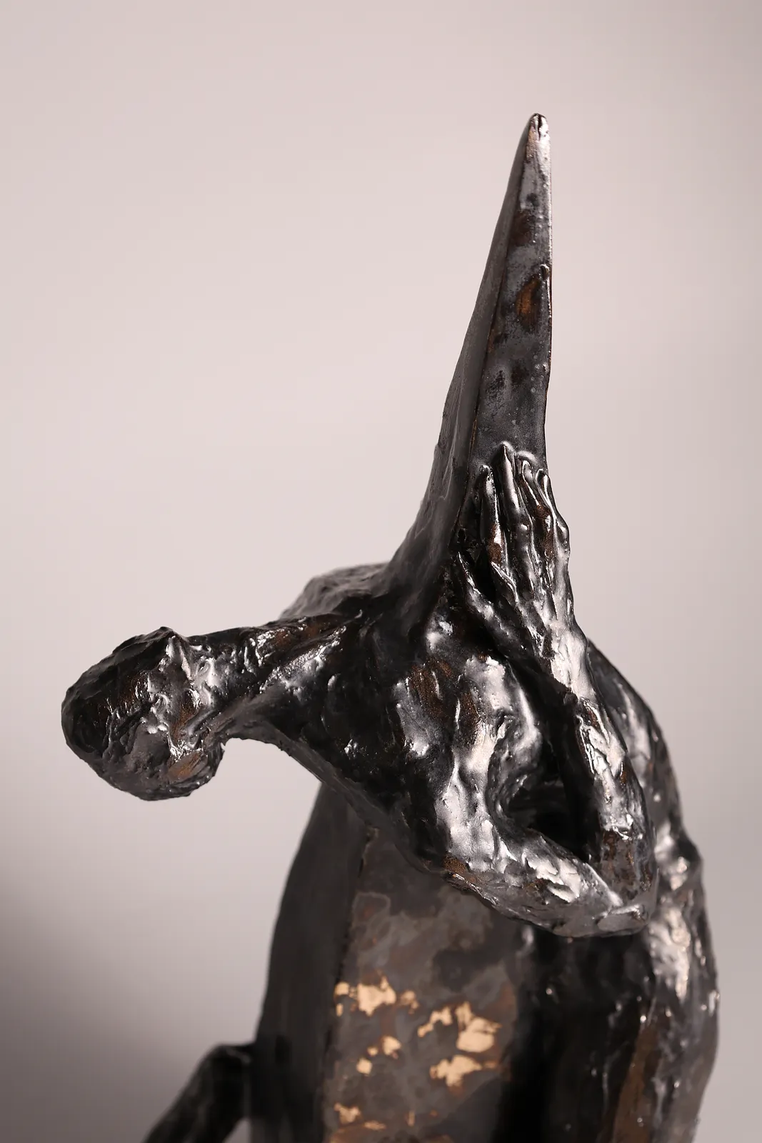 Image of Шпиль by VITALIY KRASUTSKIY, size: H=45 cm, made of Шамотна глина, поливи, Sculpture medium, from Львів, part of the Series 1 series, priced at €500 Photo 9 of 12.
